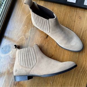 New Jack Rogers Pippa tan Suede Ankle Boots size 7.5